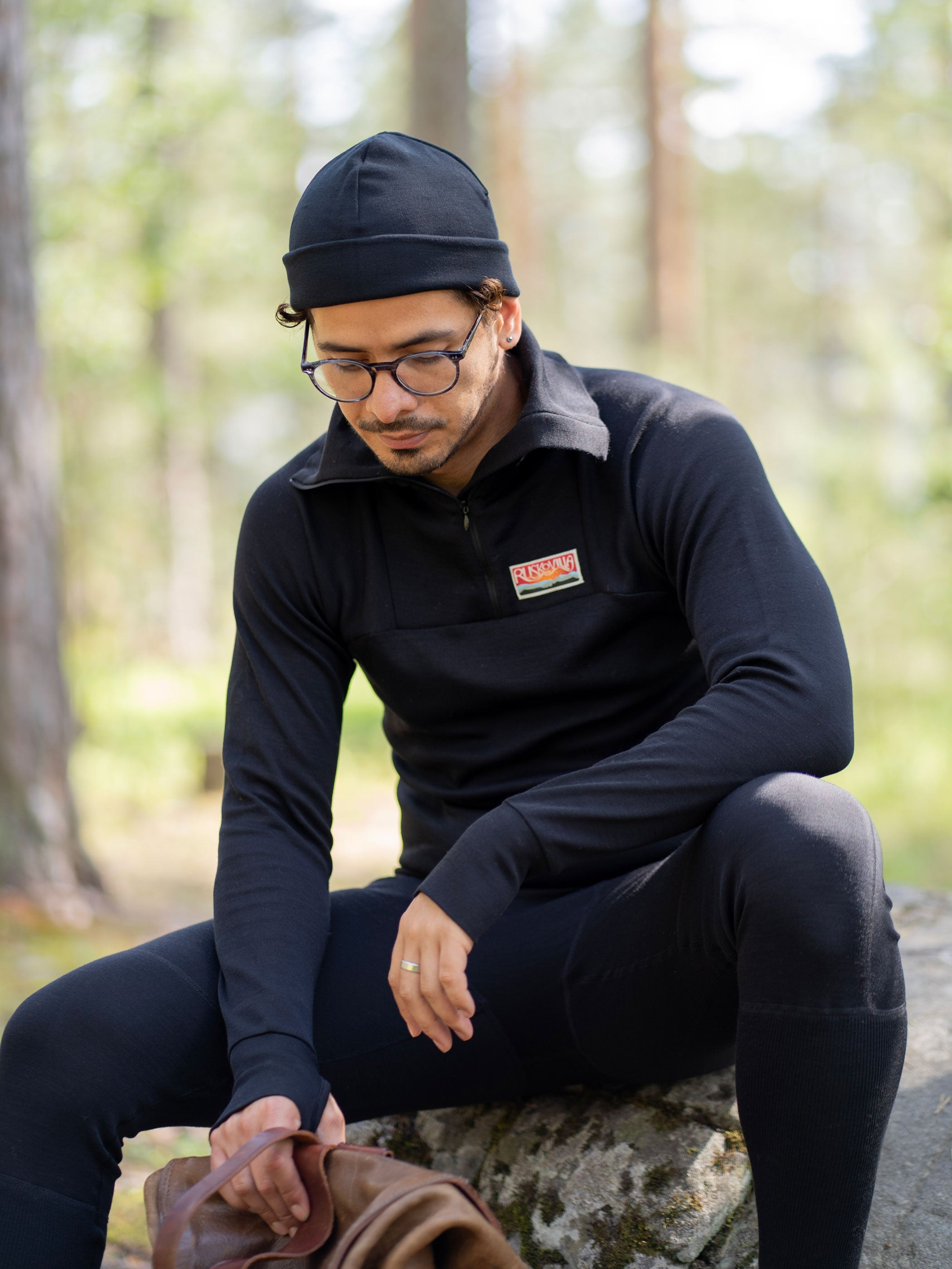 Ruskovilla ulkoilupaita ja pipo 100% merinovillaa, musta