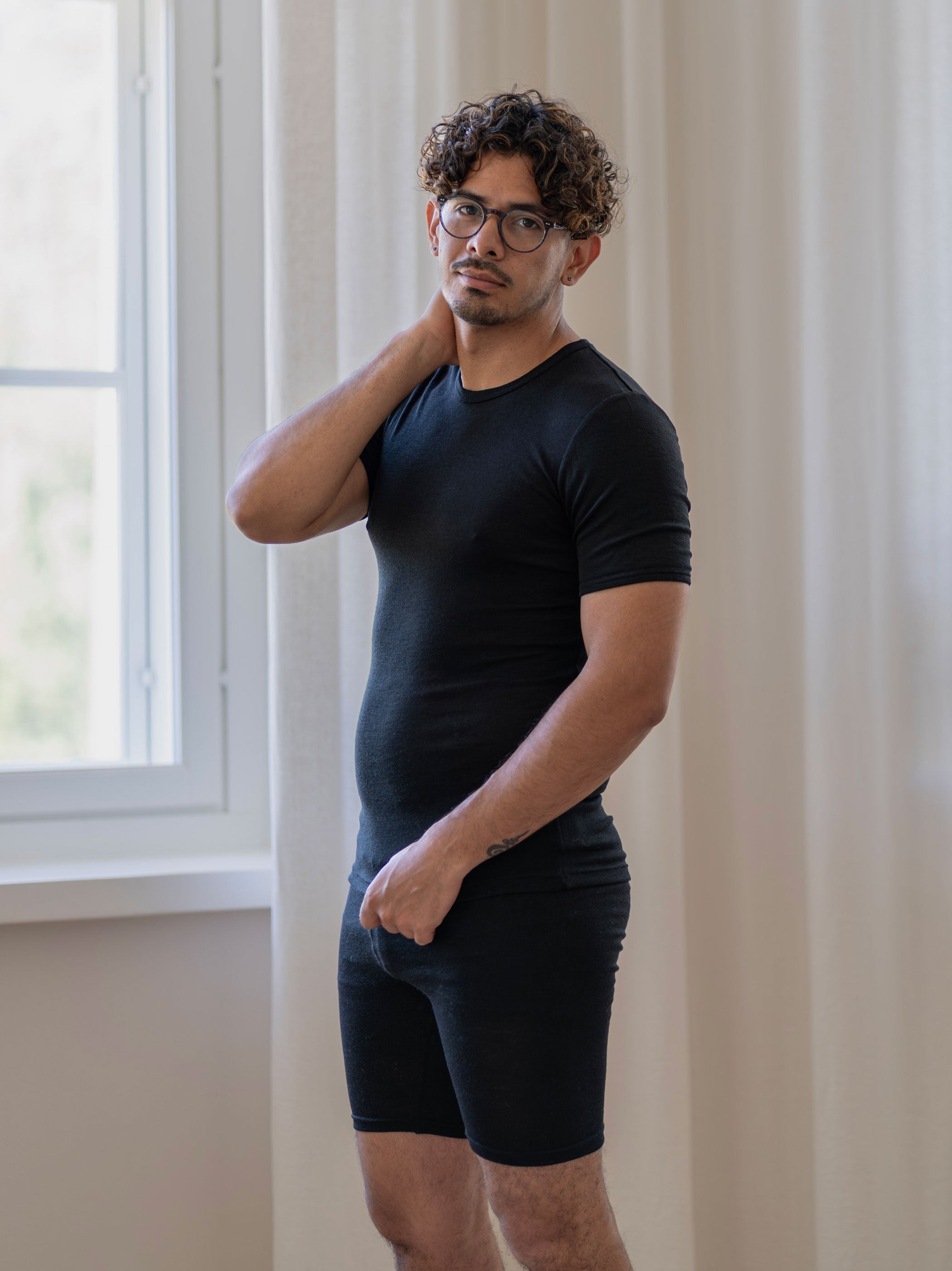 Silkkivilla alushousut lahkeella, unisex, musta - Ruskovilla