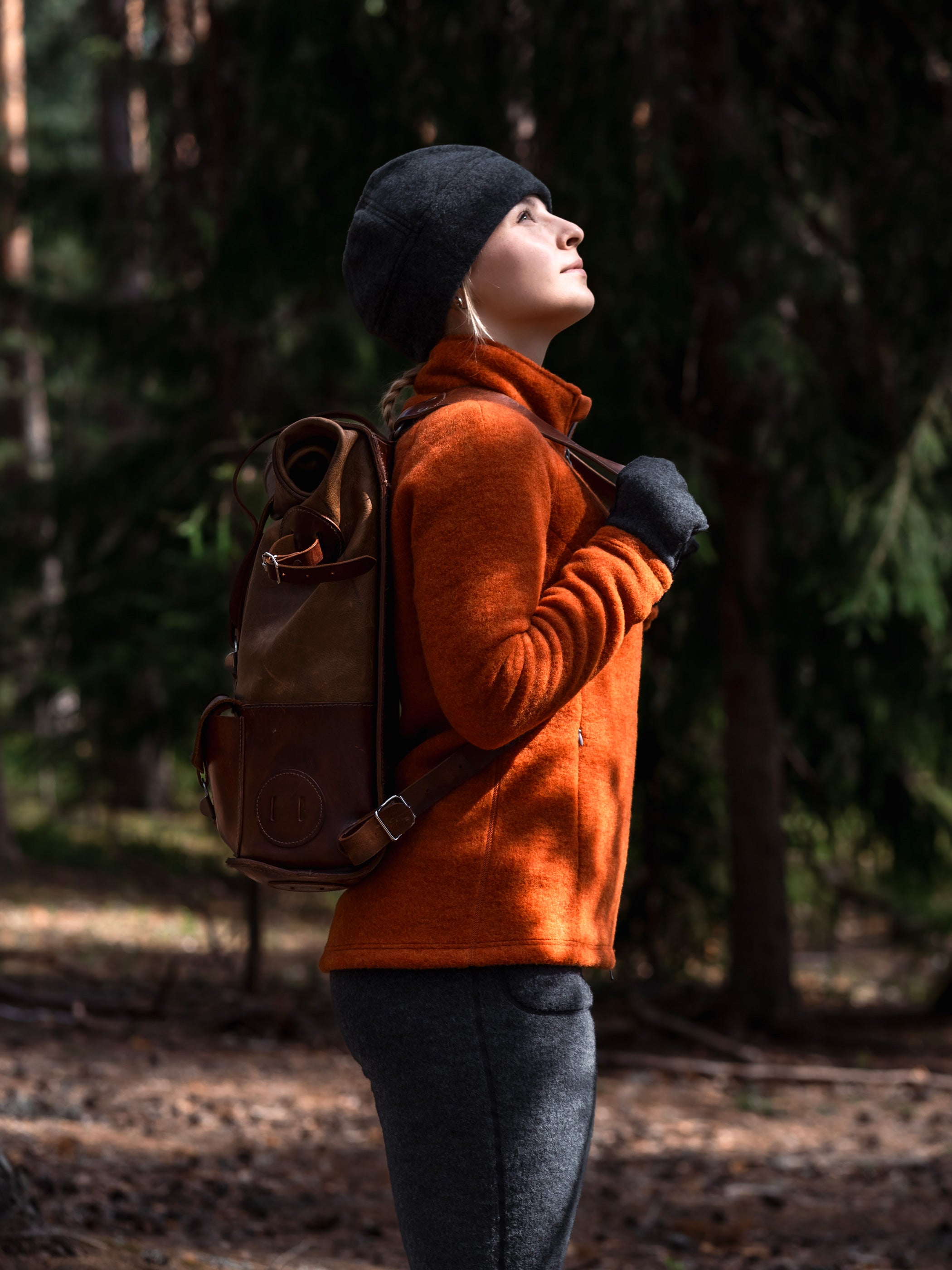 Ruskovilla naisten villafleecetakki, hilla, sekä villafleecepipo ja lapaset, antrasiitti