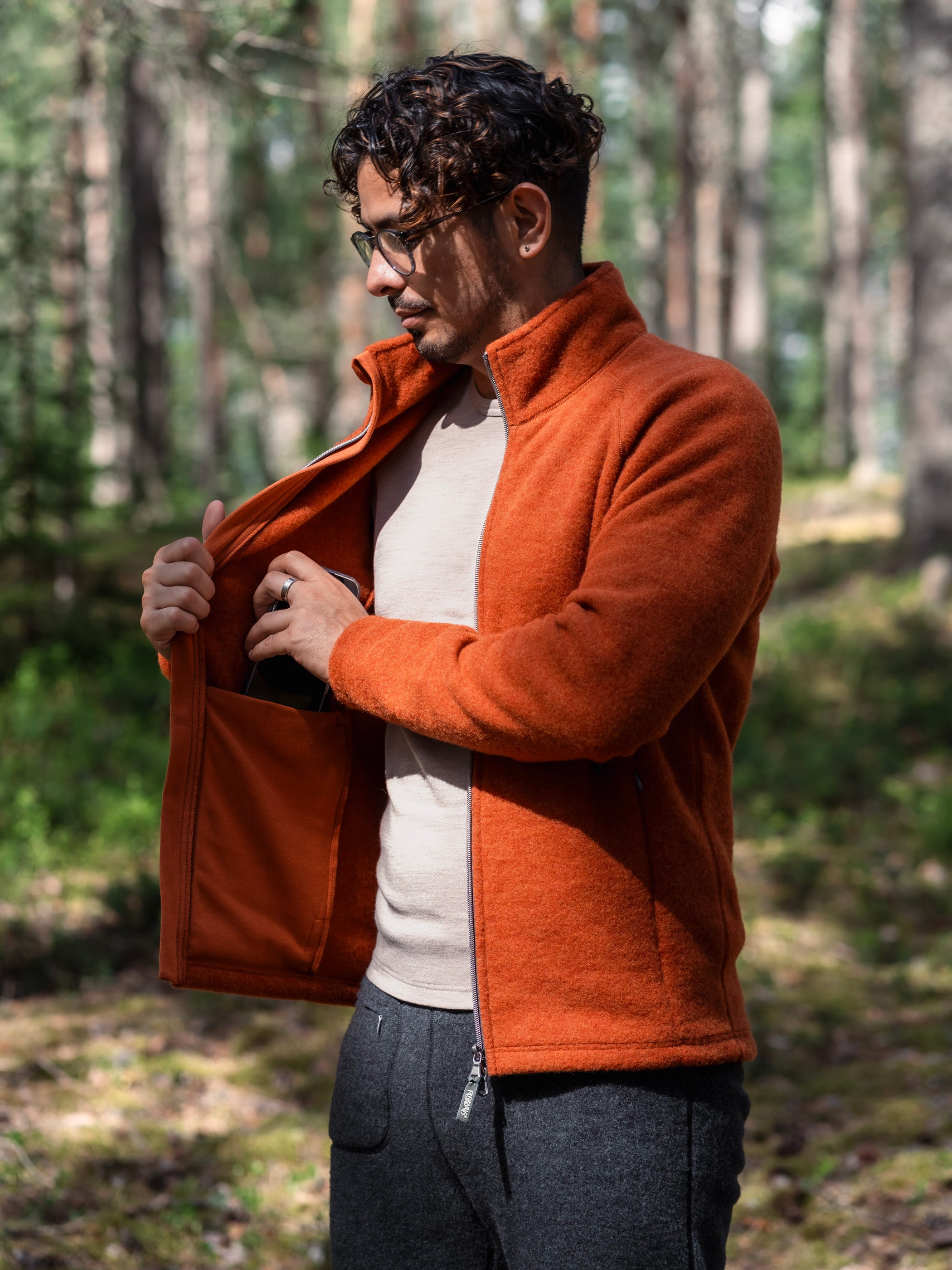 Ruskovilla miesten villafleecetakki, hilla, yksityiskohta sisätaskuista