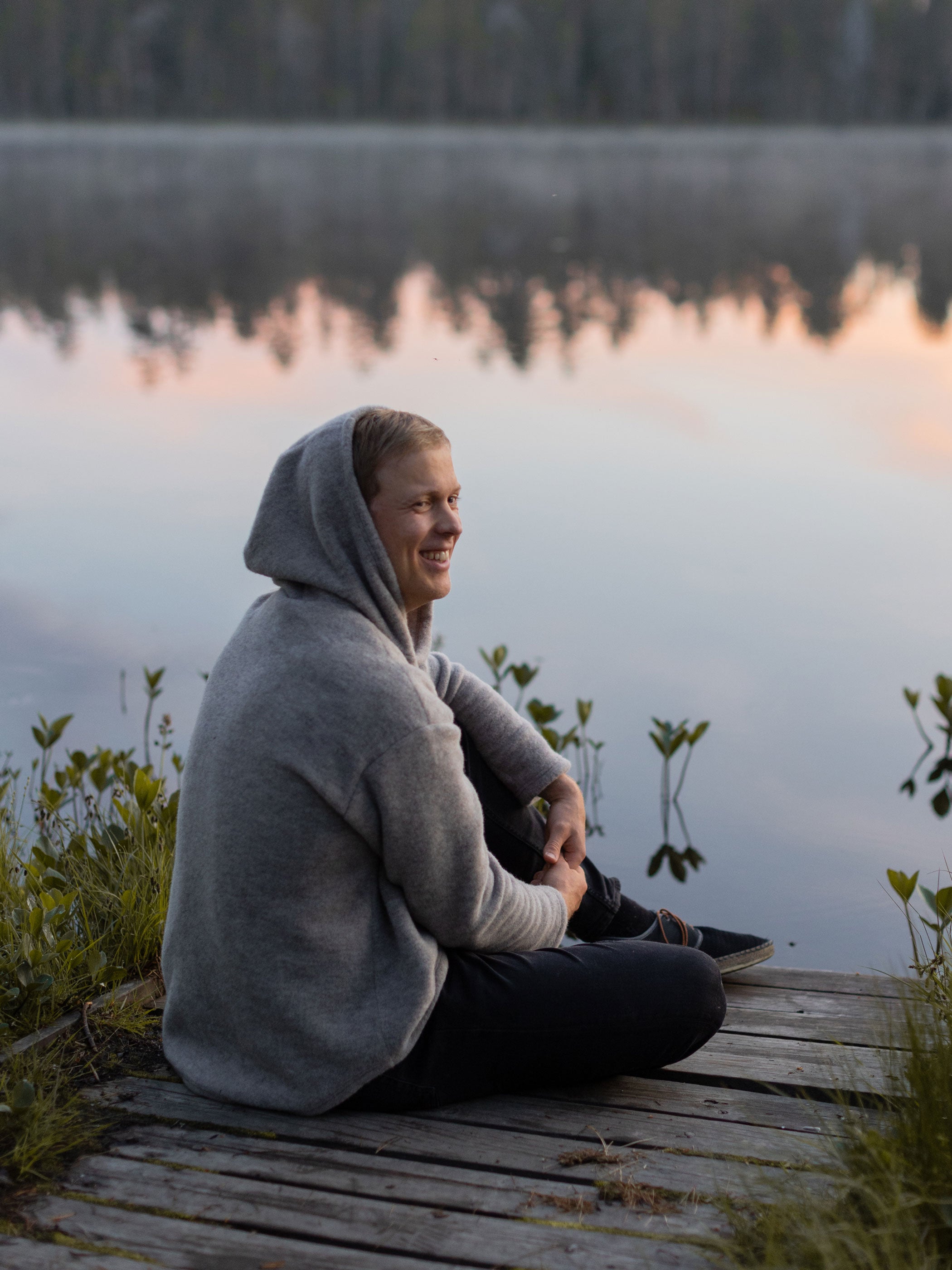 Ruskovilla villafleecehuppari greige, unisex, miehen päällä
