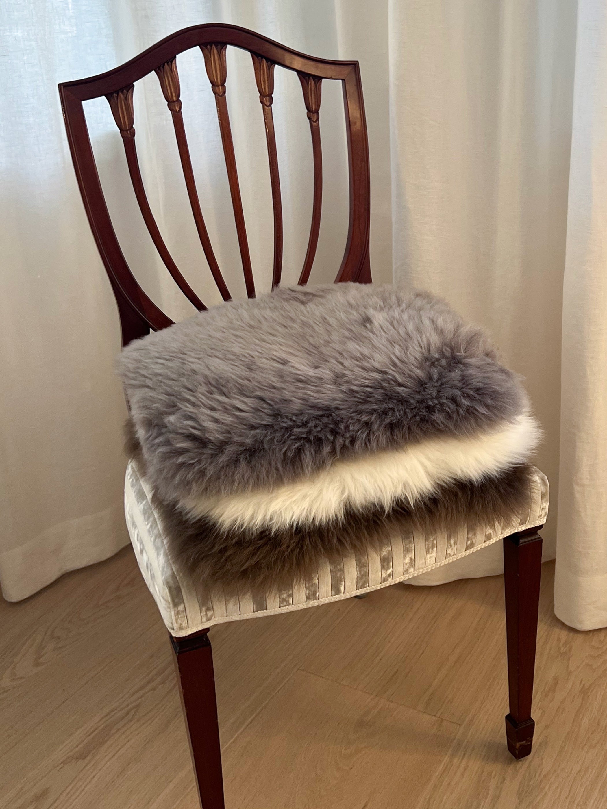 Istuinalusta lampaantalja, harmaa, valkoinen, ruskea