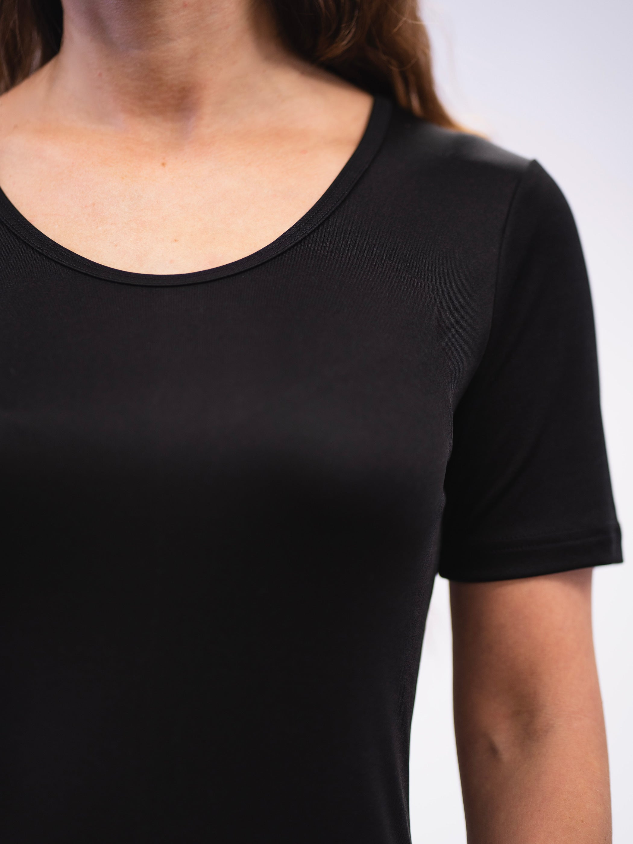 Yksityiskohta silkkimekon pääntiestä