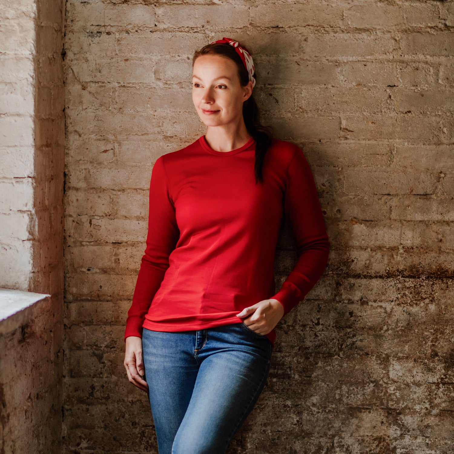 Punainen pitkähihainen unisex-mallinen merinovilla-aluspaita