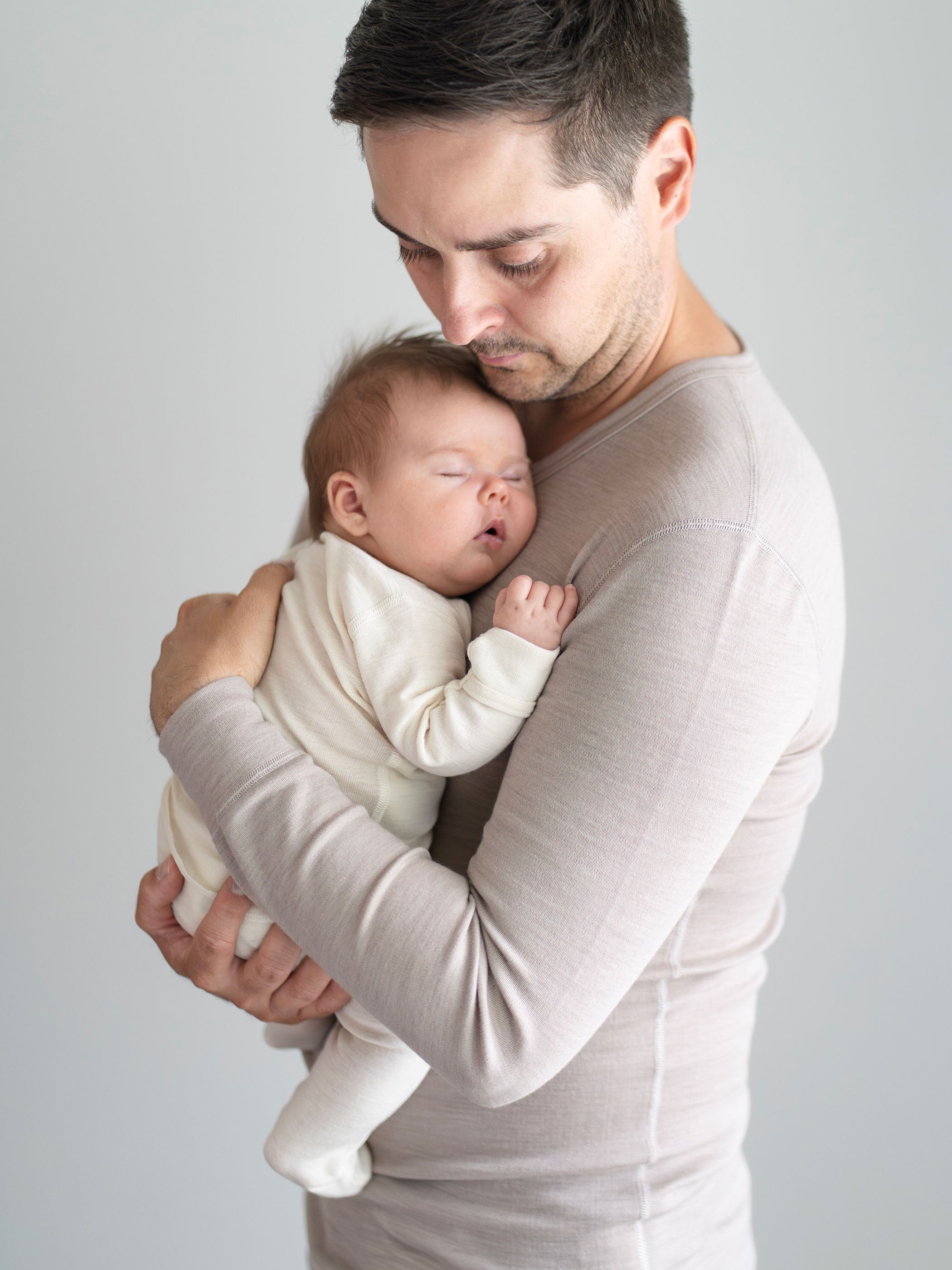 Ruskovilla vauvan ensisetti silkkivillaa