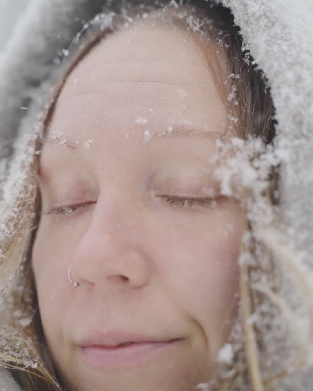 Villafleecehuppari ja huppuhuivi greige