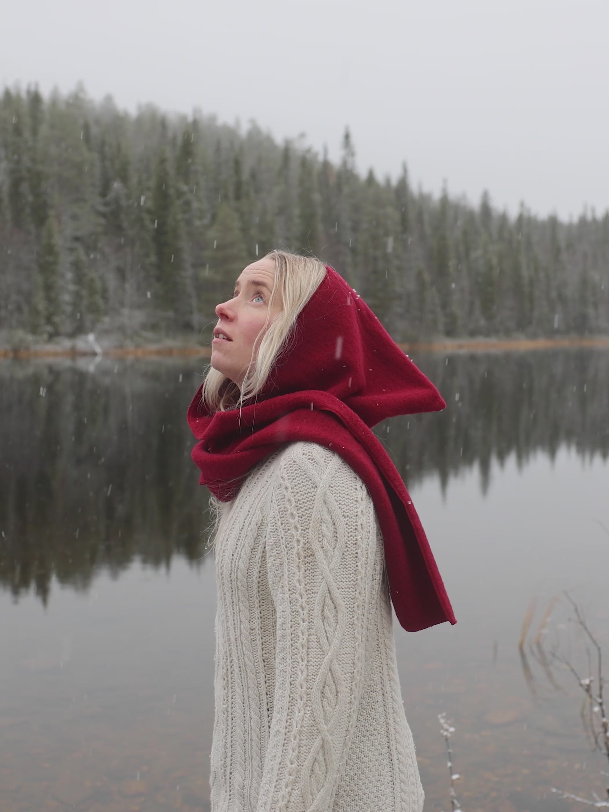 Karpalo huppuhuivi ja lapaset video