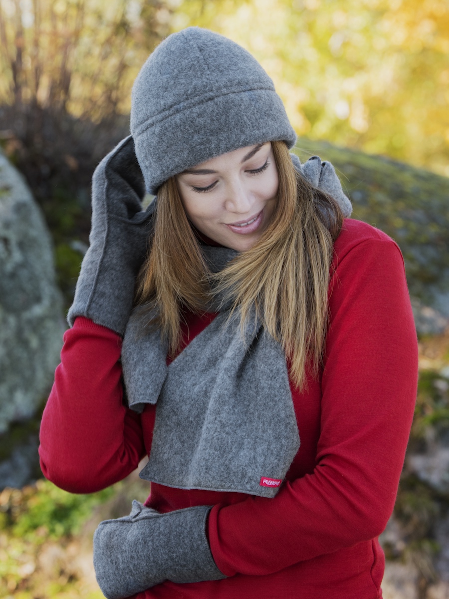 Ruskovilla's organic merino wool fleece scarf in grey