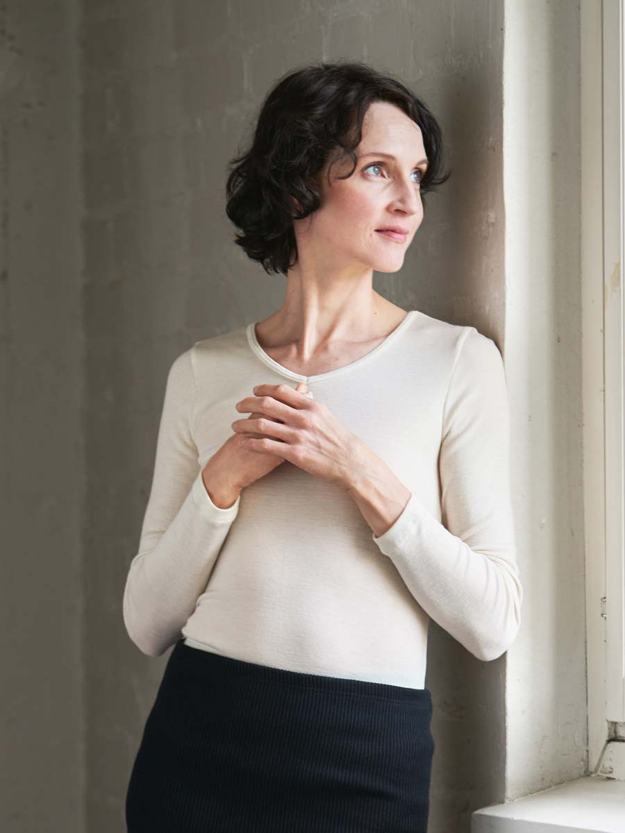 Ruskovilla's organic silk wool long-sleeved shirt for women in white