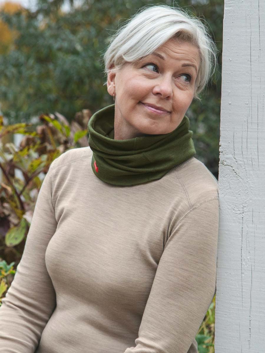Ruskovilla's organic merino wool tube scarf for adults in green