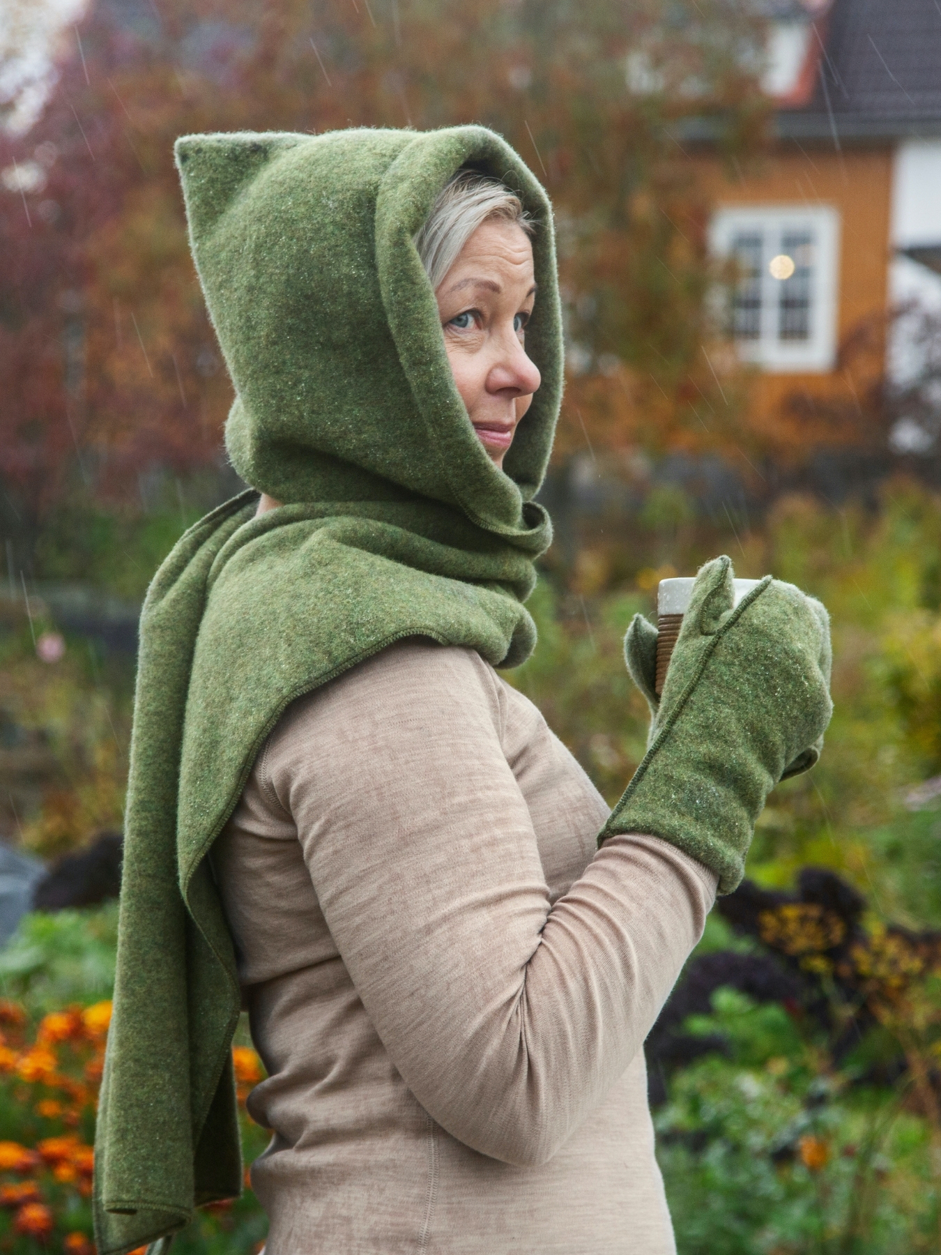 Ruskovilla's adults' organic merino wool fleece mittens in moss green